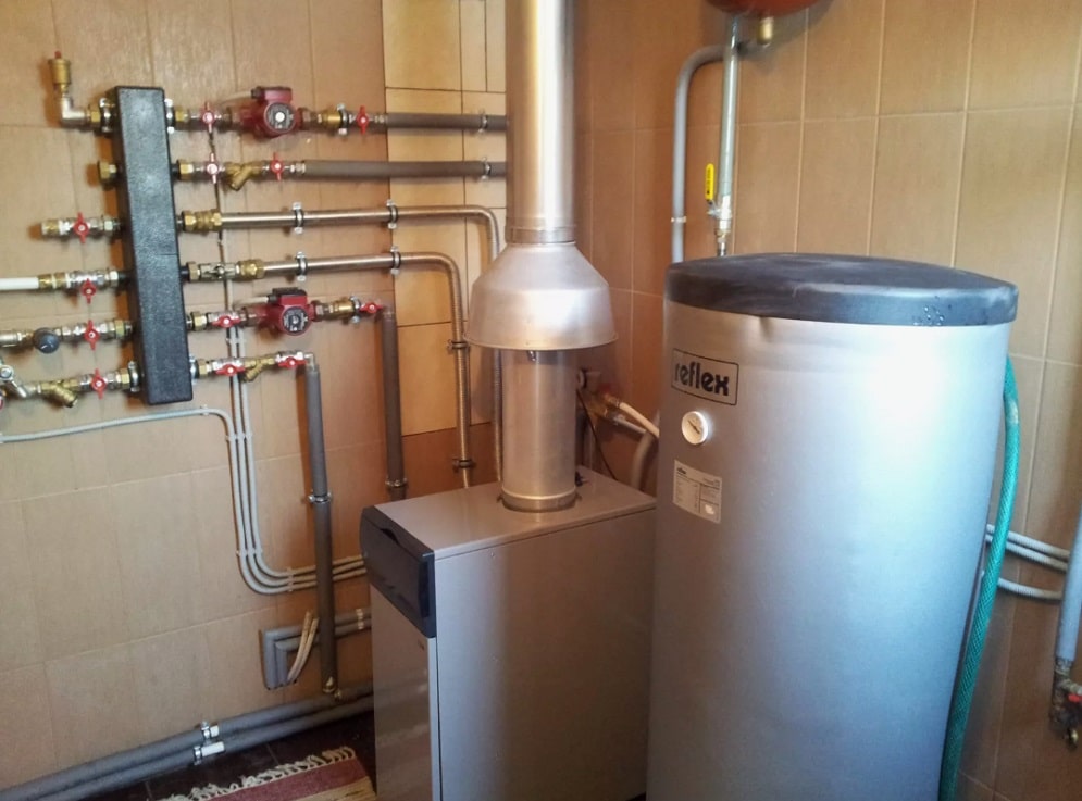 Газовый котёл BAXI SLIM с бойлером в частном доме — пример установки